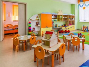 Луцька влада благає прилеглі громади заплатити за «свою» малечу у дитсадках