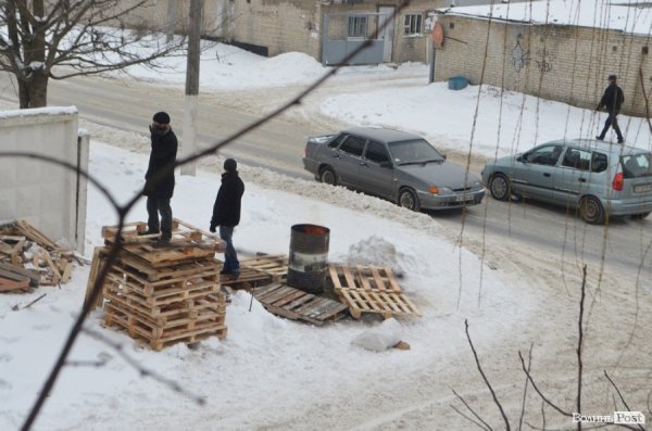 Блокування ВВшників у Луцьку: день другий. ФОТО