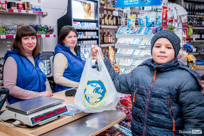 Смачні подарунки та знижки: міні-маркет «УгринівМолоко» відсвяткував дворіччя. ФОТО*