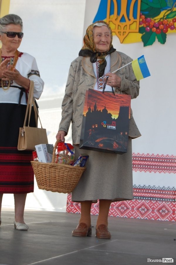 Акція «Українська вишиванка» у Луцьку. ФОТО