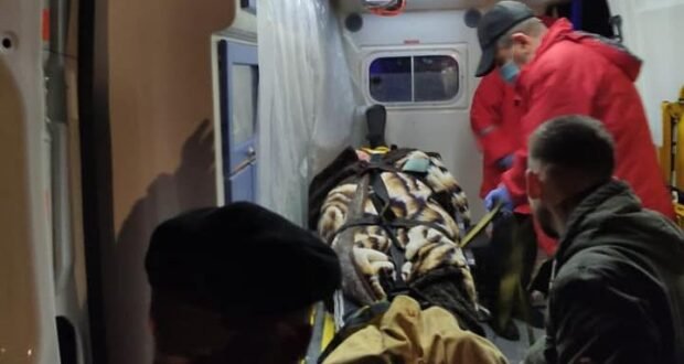 На Рівненщині чоловік упав у погріб глибиною три метри, довелось викликати медиків та рятувальників. ФОТО