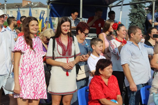 Сучасно та віртуозно: у Луцьку «Шпилясті кобзарі» вразили грою на бандурі. ФОТО