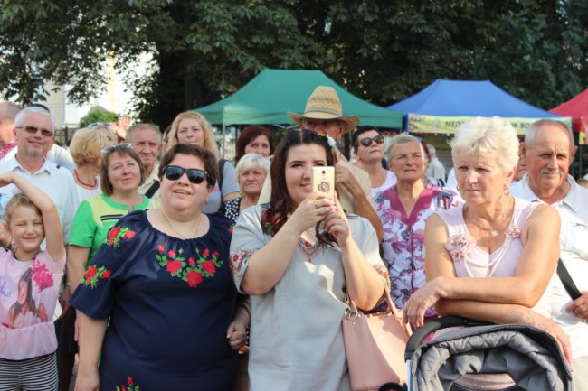 Сучасно та віртуозно: у Луцьку «Шпилясті кобзарі» вразили грою на бандурі. ФОТО