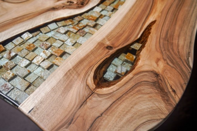 У Луцьку вперше відбудеться виставка-продаж унікальних столів та крісел. ФОТО*