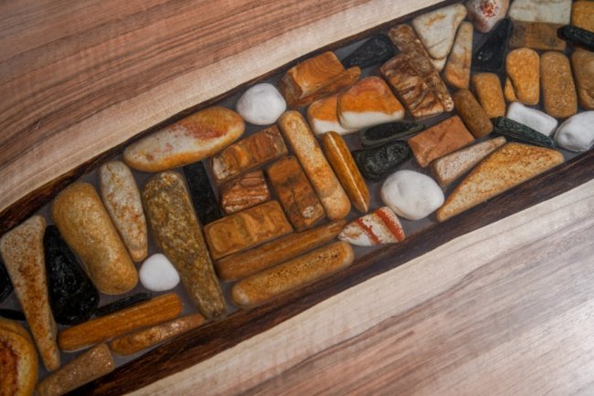 У Луцьку вперше відбудеться виставка-продаж унікальних столів та крісел. ФОТО*