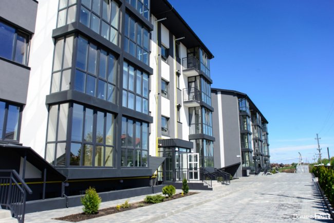 Здача нового будинку і озеленення території: затишне і сучасне житло у ЖК «Західний Олімп» під Луцьком*