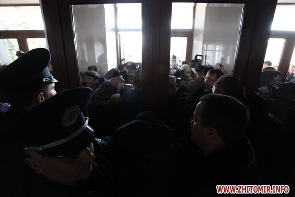 У Житомирі протестувальники побилися з міліцією. ФОТО. ВІДЕО