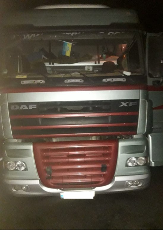 На волинському пункті пропуску у вантажівці знайшли 14 тисяч пачок сигарет. ФОТО