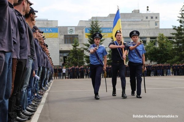 Як нова патрульна поліція, яку очолить волинянин, готується до випускного. ФОТО