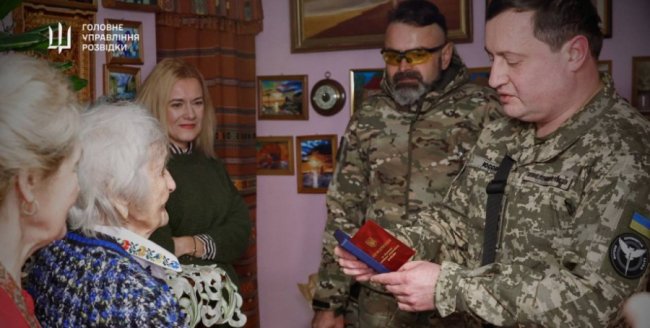 Розвідка нагородила 100-річну зв'язкову УПА медаллю «Україна понад усе»