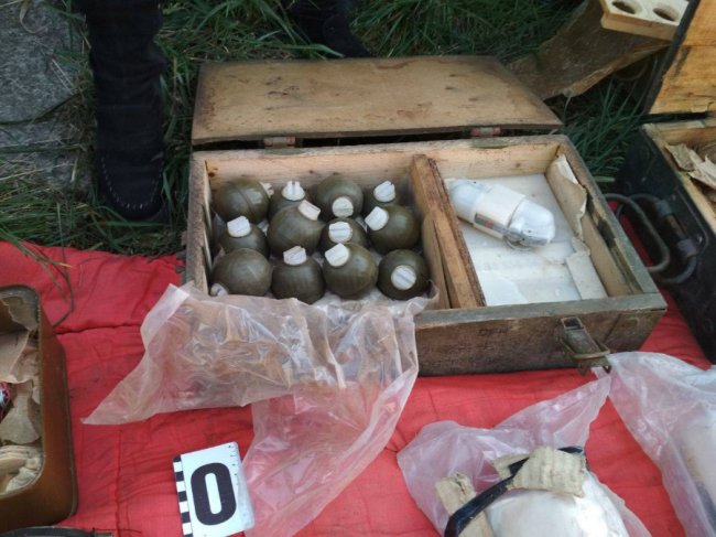 У Кривому Розі вилучили арсенал боєприпасів. ФОТО