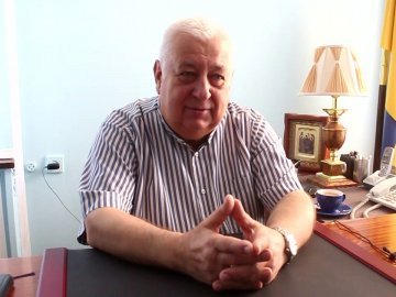 Мер Володимира разом з дружиною за рік заробили понад півмільйона гривень