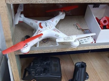 Виявили безпілотники, якими доставляли контрабандні товари через кордон. ФОТО