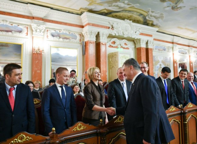 В Україні з'явився  Антикорупційний суд