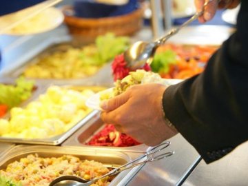 Як зекономити на харчуванні під час подорожі*