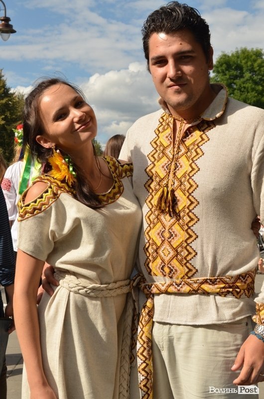 Стильний Луцьк. Спецвипуск: вишиванки. ФОТО
