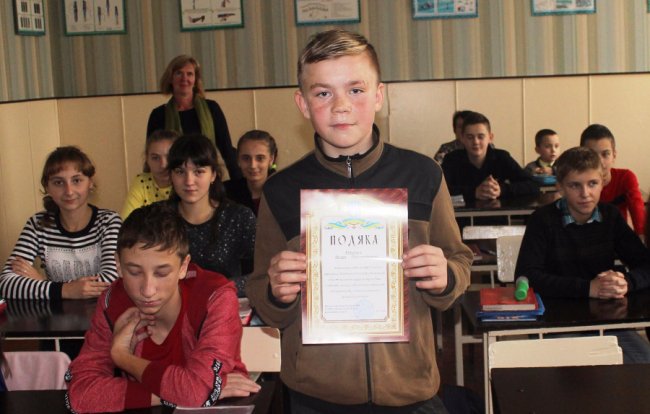 На Волині нагородили школярів, які допомогли поліції затримати грабіжників