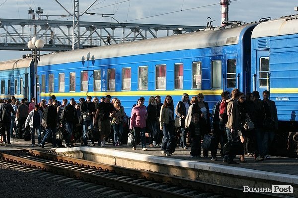 У Луцьку попрощалися з потягом Ковель - Чернівці. ФОТО