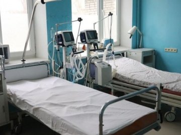 Не вистачає медиків і кисню: на Прикарпатті терміново розгортають мобільний Covid-шпиталь