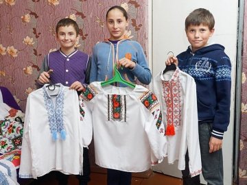 Волинське подружжя допомагає сиротам. ФОТО