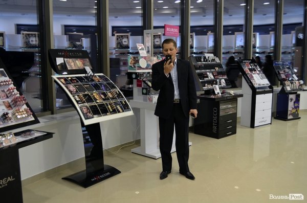 У центрі Луцька відкрили торговий центр «Буратіно». ФОТО