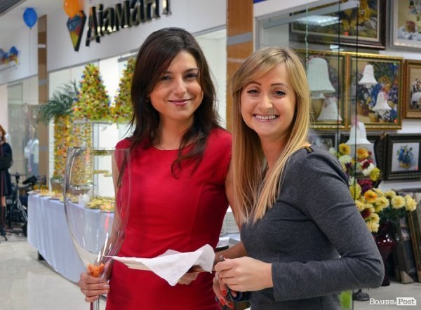 У центрі Луцька відкрили торговий центр «Буратіно». ФОТО