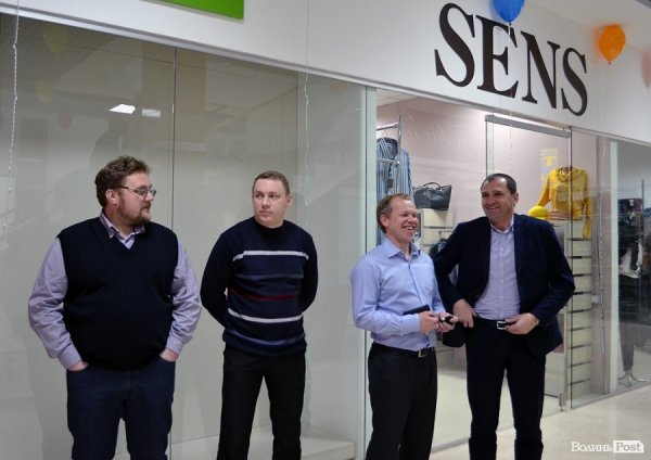 У центрі Луцька відкрили торговий центр «Буратіно». ФОТО