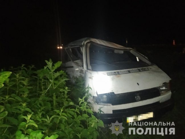 На Львівщині у жахливій аварії загинуло двоє хлопців, ще декілька людей – у лікарні. ФОТО