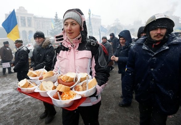 Нові барикади Євромайдану. ФОТО