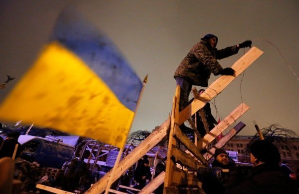 Нові барикади Євромайдану. ФОТО