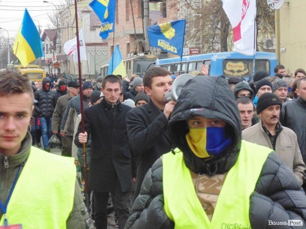 Майдан у Луцьку: Віче і хода на ДПЗ. ФОТО