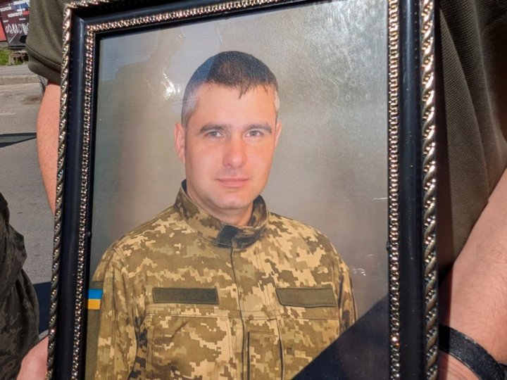 Був турботливим батьком чотирьох дітей: на Волині попрощалися з Героєм Ростиславом Шевчиком