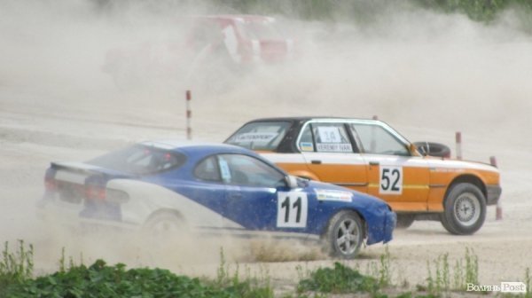 Під Луцьком змагалися автогонщики. ФОТО 