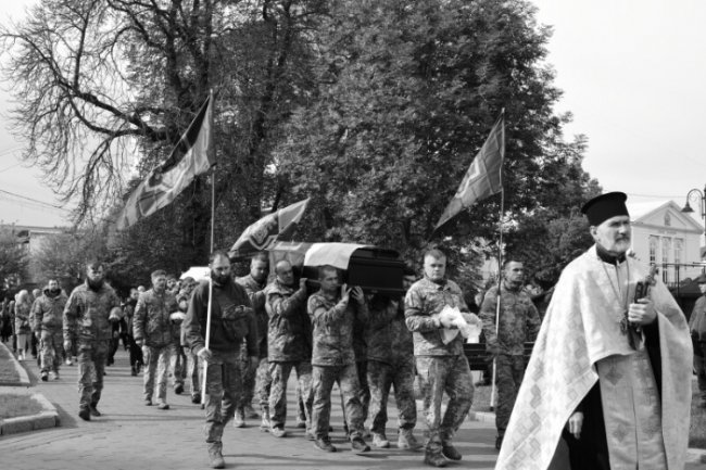 У Луцьку провели в останню дорогу Героїв Олексія Масурова та Богдана Ніколайчука. ФОТО