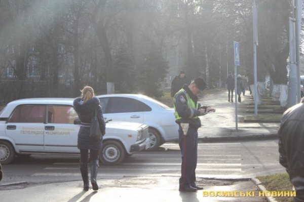 Аварія в Луцьку: зіткнулися бус і легковик. ФОТО