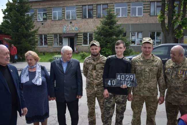 Волинські школярі спільно з волонтерами відремонтували автомобіль для 14 ОМБр. ФОТО