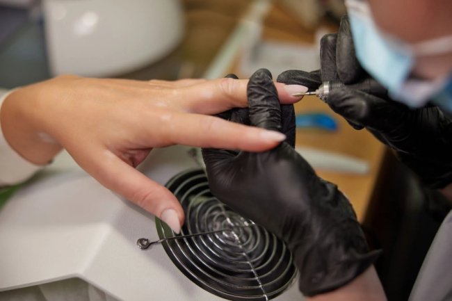 Якою фрезою краще прибирати кутикулу?