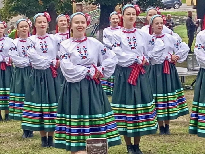 «Згуртовуємося заради наших військових»: у громаді на Волині на фестивалі збирали кошти для ЗСУ