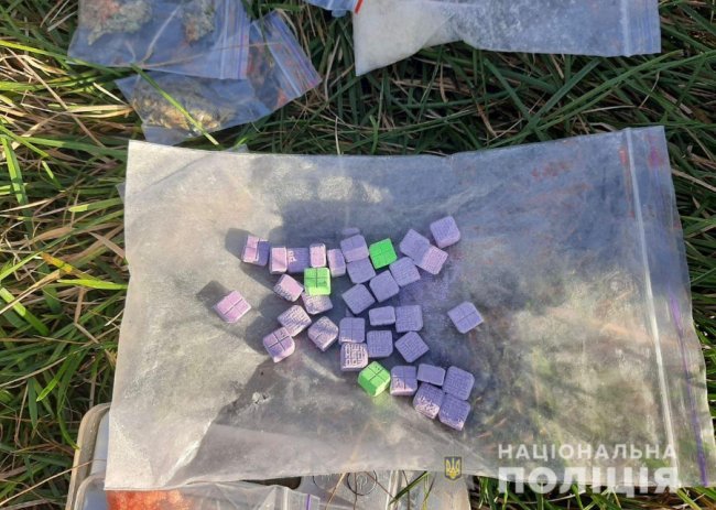 У Луцьку затримали закладчика, який розповсюджував наркотики через Інтернет. ФОТО