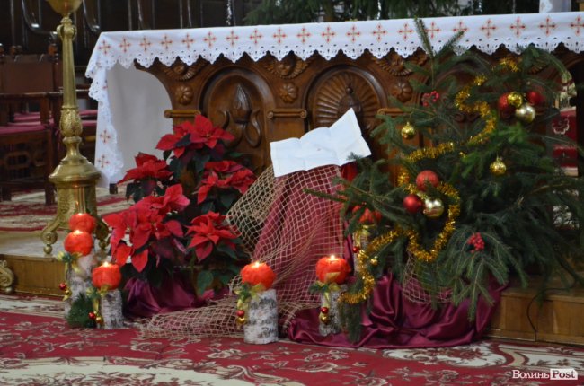 Магія Різдва: у луцькому соборі відбулося урочисте богослужіння. ФОТО