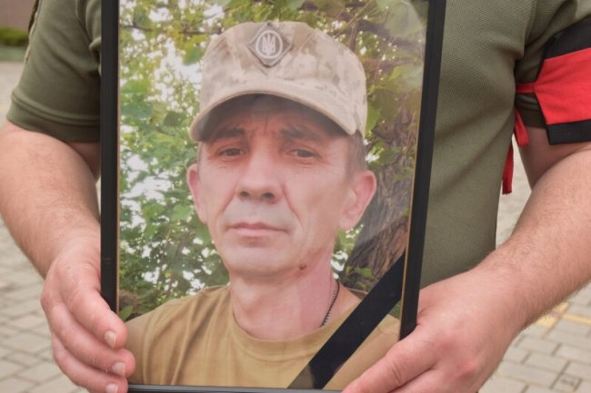 Луцька громада попрощалася з Героєм Андрієм Лящуком