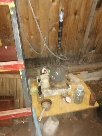 Зброя, граната, психотропні речовини: у двох районах Волині викрили нарколабораторії. ФОТО