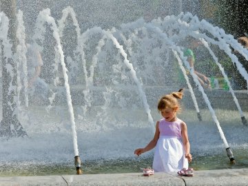 Синоптик розповіла, коли в Україні спаде спека 