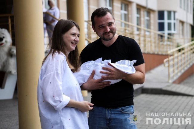 Так і не дізнався, що стане батьком удруге: у Луцьку привітали дружину загиблого Героя з народженням сина