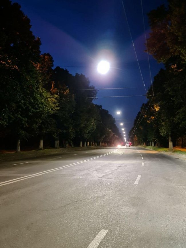 На одній з луцьких вулиць замінили зовнішнє освітлення. ФОТО