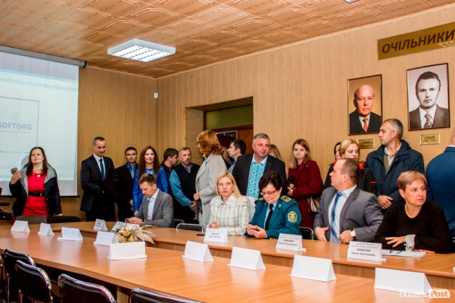 У луцькому виші відкрили унікальну Лабораторію швейної індустрії. ФОТО