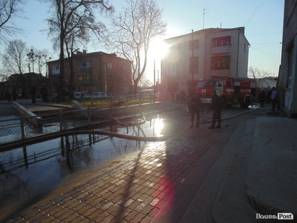 Фото великої пожежі в центрі Луцька. ДОПОВНЕНО