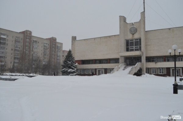 Як Луцьк замело снігом. ФОТО