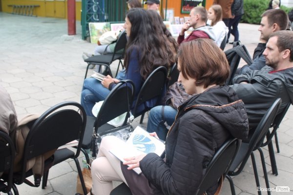 Маленький світ великої людини: у Луцьку лунали вірші Героя Небесної сотні. ФОТО