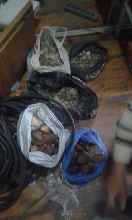 У Луцьку з офісу вилучили бурштин. ФОТО